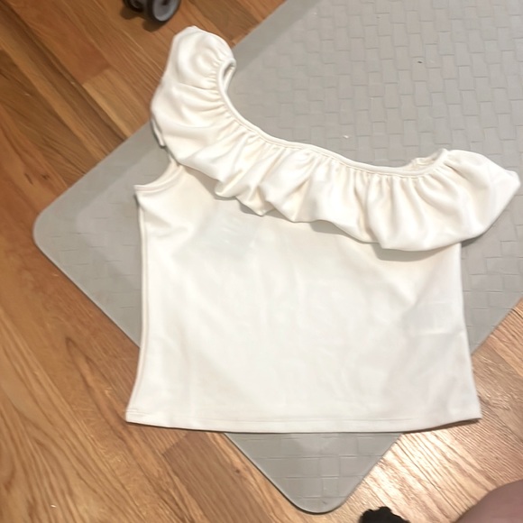 NWT white/cream one shoulder top - Picture 1 of 3